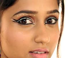 get quirky with tribal eye makeup