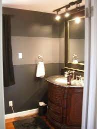 Wide Horizontal Striping In The Bathroom