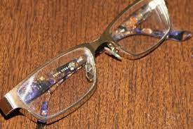 how to remove scratches from glasses in