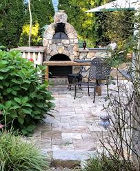 Designing Outdoor Kitchens With Natural