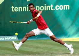 She has an older sister, cilia. Canada S Auger Aliassime And Shapovalov Fall In Tune Up Events Ahead Of Wimbledon Ctv News