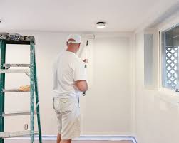 it cost to hire a professional painter