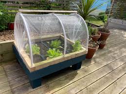 build an insect proof mesh tunnel