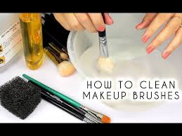 3 ways to clean makeup brushes