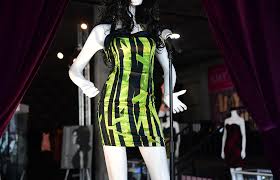 Kleid von Amy Winehouse bei letztem Auftritt teuer versteigert