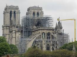 notre dame is on fire the 800 year