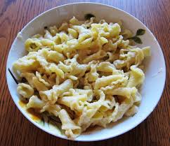 easy pasta with homemade alfredo sauce