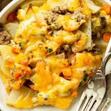 cheesy ground beef and potato cerole