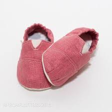 Handmade Tom Style Baby Crib Shoes In A Rosebud By