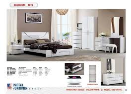 B 62 High Gloss White Bedroom Set By