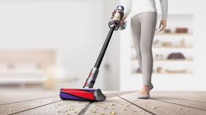 By integrating powerful digital motor v10 and dyson's innovative technologies, it brings an unprecedentedly fast and thorough cleaning experience. Dyson Cyclone V10 Absolute Cordless Vacuum Cleaner Black Dyson Cyclone V10 Absolute