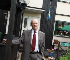 Stefan ingves (stefan nils magnus ingves) was born on 23 may, 1953 in turku, finland, is a banker and civil servant. Bankkrisen Bekampades Fran Koksbord I Vasby