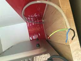 Le thermostat de rth221b peut être utilisé pour contrôler les classiques de chauffage et de refroidissement autres que les unités de la plinthe et pompe si ce n'est pas le cas, un guide est inclus avec le thermostat qui décrit comment le thermostat doit être câblé pour des scénarios très variées. Comment Brancher Le St221 Comment Brancher Le Tuyau D Eau D Un Nettoyeur Haute Comment Brancher Un Carillon St89