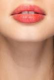 how-do-you-wear-coral-lipstick