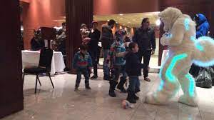 Syrian refugees get warm welcome at Vancouver Furry convention | Mashable