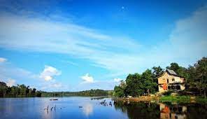 Danau yang lebih dikenal dengan sebutan danau buatan ini terletak di kecamatan rumbai. 10 Tempat Wisata Di Pekanbaru Buat Liburan Bersama Keluarga Kekinian