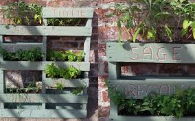 How To Make A Recycled Pallet Planter