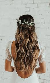 That is why we decided to tell to you which hairstyles for short hair wedding are popular and easy to do. 16 Effortless Boho Wedding Hairstyles To Fall In Love With