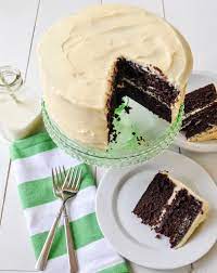 chocolate cake with cream cheese