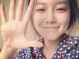 snsd sooyoung reveals bare face in pajamas