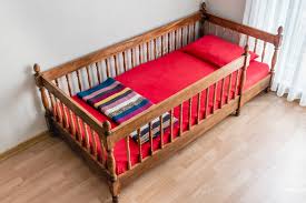 transition from a crib to toddler bed