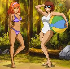 Daphne Blake and Velma Dinkley's Feet by Jerrybonds1995 on DeviantArt | Scooby  doo images, Velma scooby doo, Daphne from scooby doo