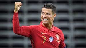 Полное имя — криштиану роналду душ сантош авейру (cristiano ronaldo dos santos aveiro). Cristiano Ronaldo Honoured By Sporting Cp As Academy Named After Juventus Star Goal Com