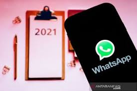 Tanya seorang ibu depan rumah yang belum lama menggunakan aplikasi whatsapp. Whatsapp Perbarui Kebijakan Privasi Antara News