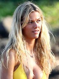 Brooklyn decker an american model and actress who came under the spotlight after her appearance on the sports illustrated swimsuit issue in 2006. Bild Zu Brooklyn Decker Kinoposter Brooklyn Decker Filmstarts De