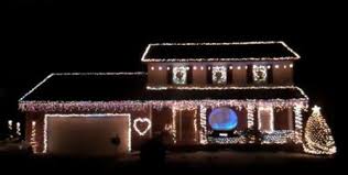 Our roof lights dance to christmas music too! Christmas At Crownpoint Musical Christmas Light Display Massillon Ohio