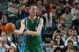At 7 ft 6 in(2.29m) tall, he was one of the tallest players in nba history. Xqunvsbsj68zgm