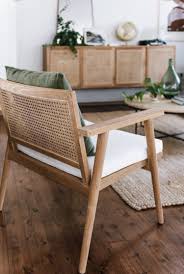 Bisa sofa dengan berbagai variasinya, sofa dengan tambahan elemen kayu, bangku kayu, dan lain. 31 Kursi Kayu Minimalis Jati Bar Tamu Model Harga