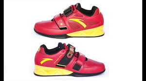Weightlifting shoes weightlifting shoes are easy to spot, they have a very flat outsole, usually a strap or two on the midfoot, and the heel is very well defined. Product Review Anta Weightlifting Shoes Youtube