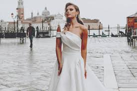 Another option for petite brides is to wear short wedding gowns or to have fun with convertible dresses. The Best Wedding Dresses For Big Boobs Big Busts In 2021