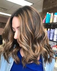 You can try this version on both long and short hairs. 34 Best Caramel Highlights For Every Skin Tone Trending In 2021