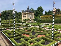 tudor garden from hamilton gardens