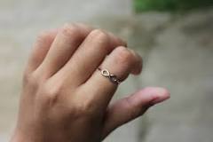 what-finger-do-you-wear-infinity-ring-on