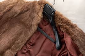 Full length designer fur coats, designer mink coats, fur jackets, fox coats, fox jackets, sable coats, and sable strollers. How To Clean A Natural Fur Coat