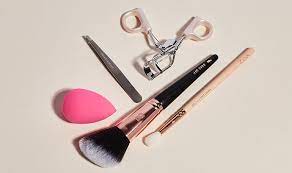 6 essential makeup tools and how to