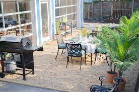how to create a chic gravel patio