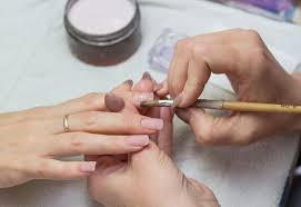 using acrylic nails during pregnancy