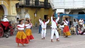 Man and woman in traditional costume. Traditional Dancing In Cartagena Colombia Cumbia Youtube