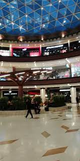 Кино арена the mall е част от водещата киноверига арена. Louis The Mall Magazini