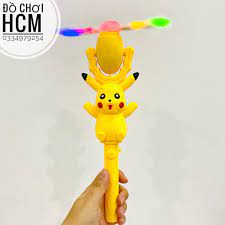 HÀNG MỚI VỀ] Đồ chơi cây quay pikachu gậy flash có nhạc đèn phát sáng dành  cho bé đi công viên đi biển