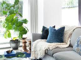 decorate with blue in the living room