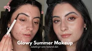 summer glowy makeup for acne textured