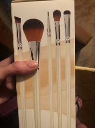 pearl brush set by coastal scents