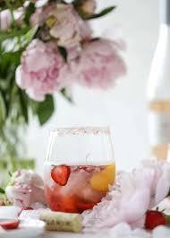 rosé spritz tail with strawberries