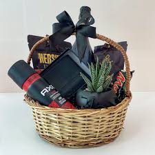 send birthday gift basket for men