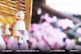 ☀️ Trong các bộ phim và truyện tranh nổi tiếng của Nhật Bản, hình ảnh những  con Búp bê thời tiết bằng vải treo bên hiên nhà rất hay xuất hiện. Vậy